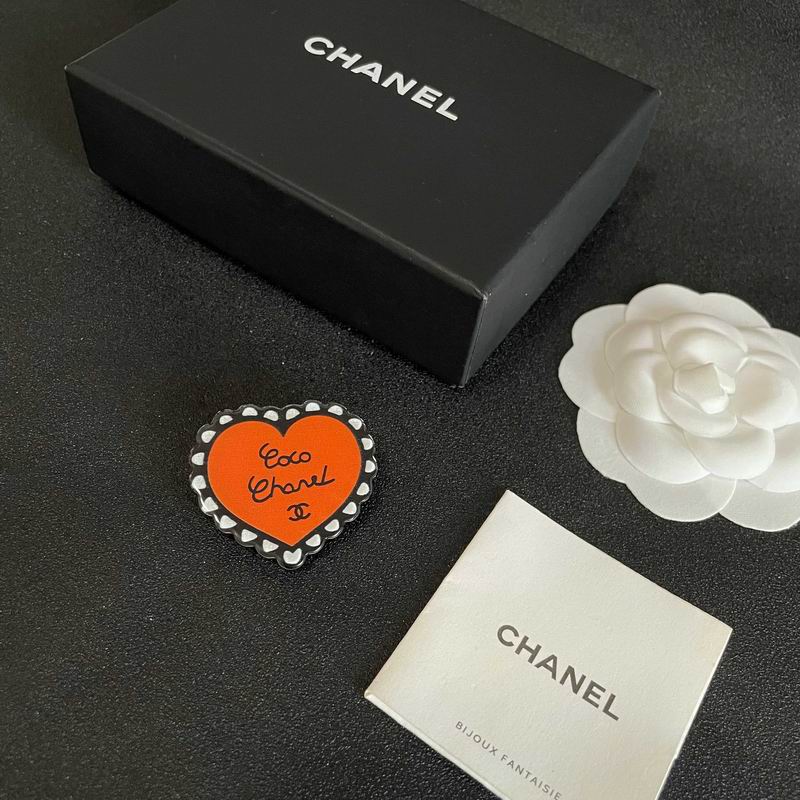 Chanel Brooch 03yxs267